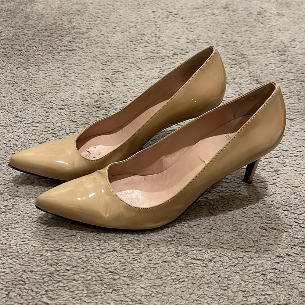Stuart Weitzman beige patent leather heels US8 - Picture 2 of 6